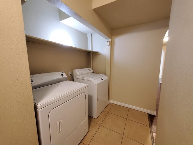 Building Photo - 66 W Oakland Ave