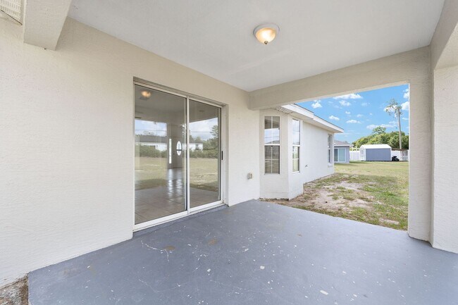 Building Photo - Spacious 3-Bedroom Home on an Oversized Lot in Marion Oaks – Modern Comfort with Room to Relax!