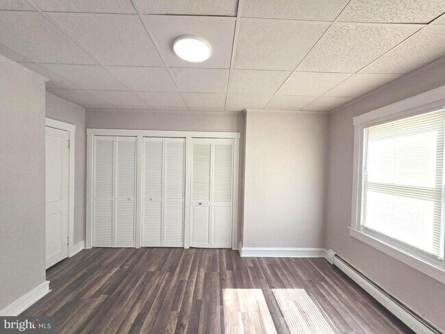 Building Photo - 4020 Howland St