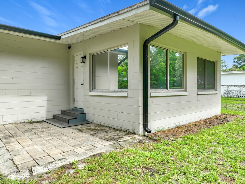 Building Photo - 3012 Rogan Rd