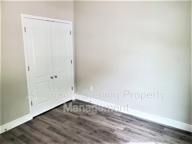 Building Photo - 316 SW Yulan St
