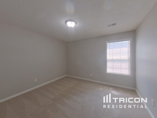 Building Photo - 5 Scottsdale Ct