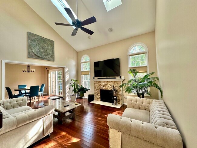 Building Photo - 8438 Chicory Ct