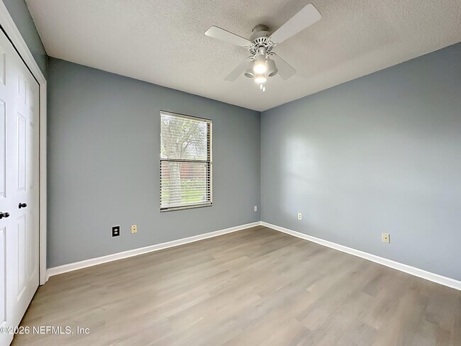 Building Photo - 341 Hickory Hollow Dr N