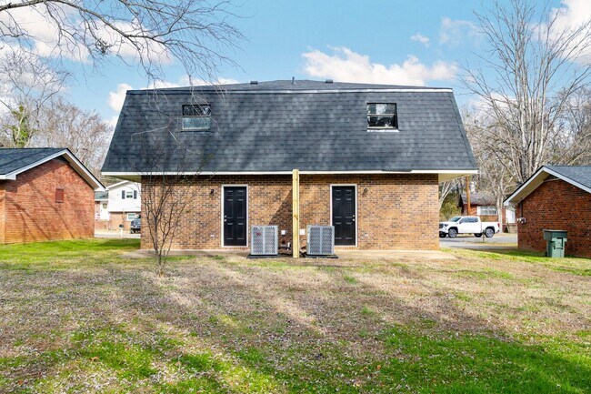 Building Photo - 3334 Gundy Dr