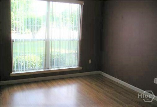 Building Photo - 2 St Ives Dr