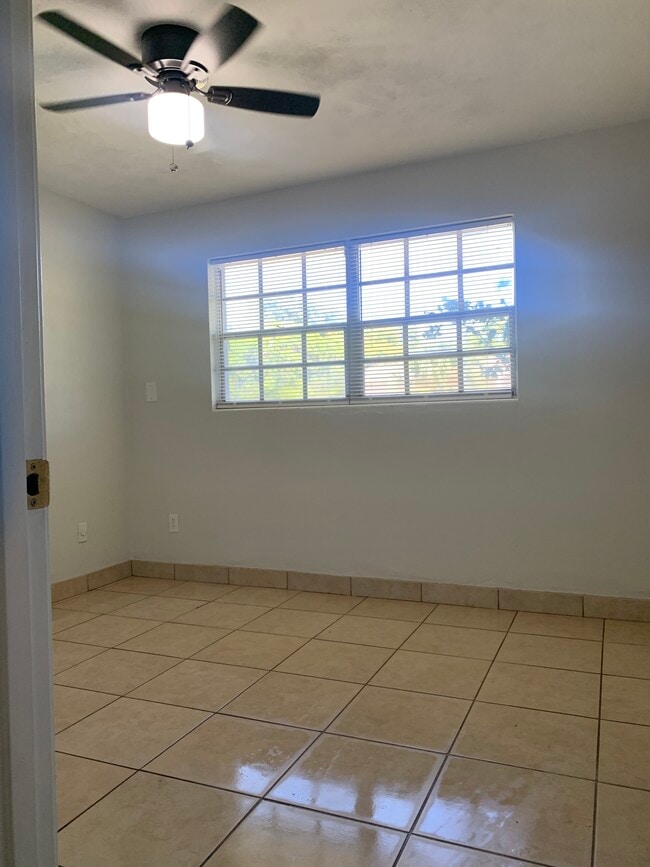 Building Photo - 1316 Sunset Blvd