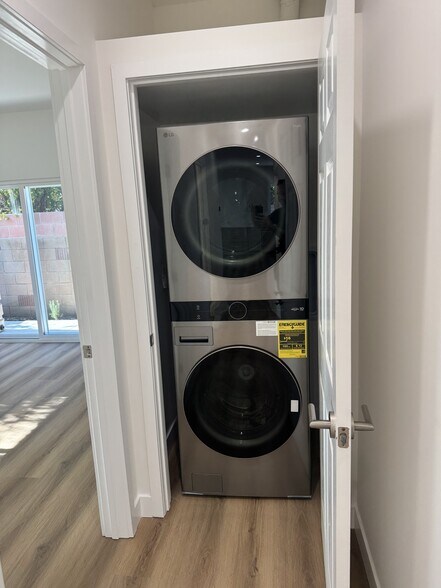 Building Photo - 15920 Eccles St