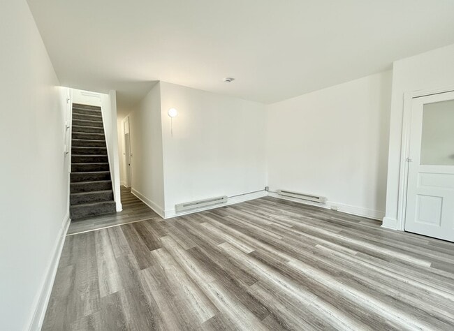 Building Photo - 636 W Lafayette St