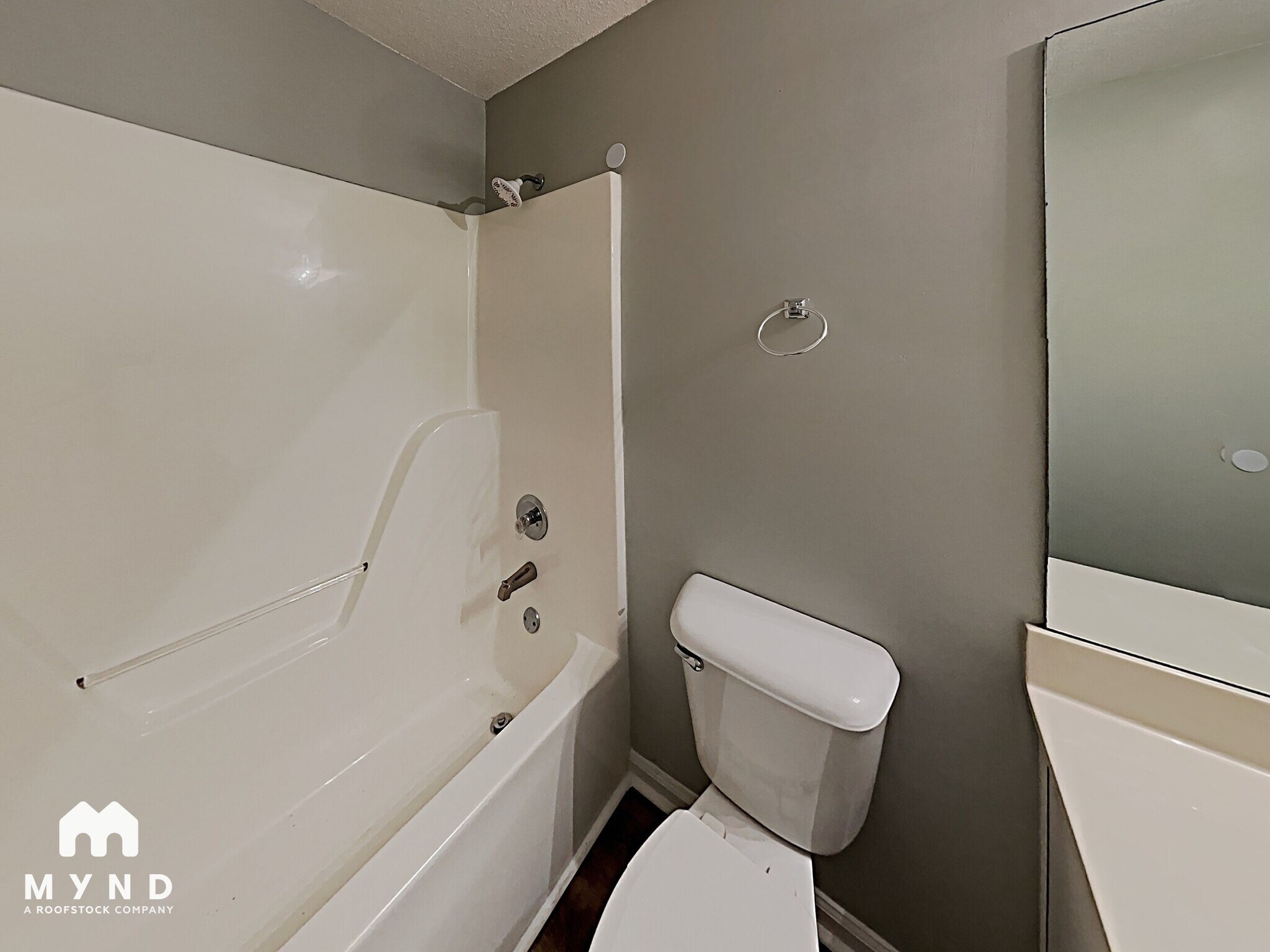 Building Photo - 724 Stuckert Dr