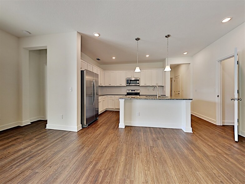 Building Photo - 5687 Hampton Creek Rd