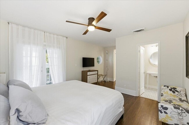 Building Photo - 459 NE 15th Ave