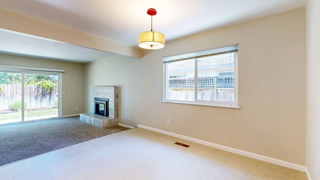 Building Photo - Rincon Valley Single Level, Landscaper Included!