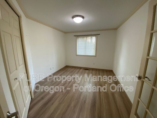 Building Photo - 15779 SW 87th Ave