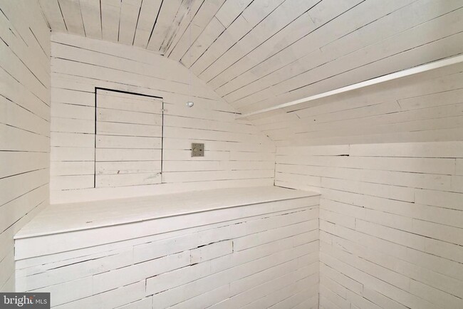 Building Photo - 201 Montgomery Ave