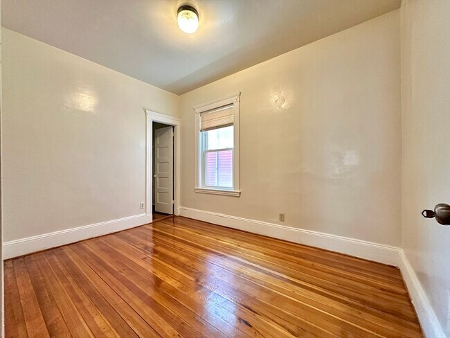 Building Photo - 20 Peverell St