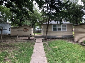 Building Photo - $800 - 2 bed 1 bath - Single Family Home