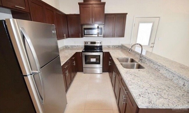 Building Photo - 1713 W Garrison Dr