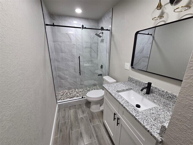 Building Photo - 38300 Henry Dr