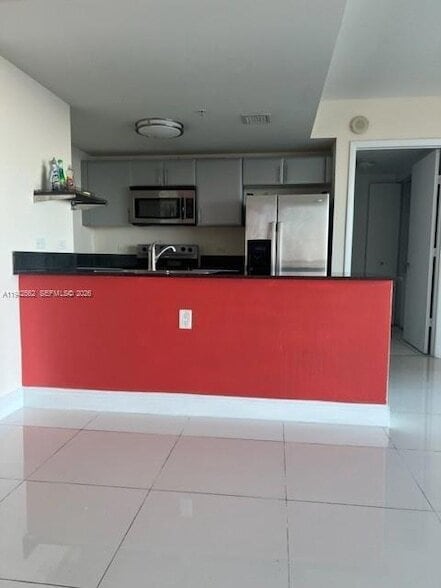 Building Photo - 1861 NW S River Dr