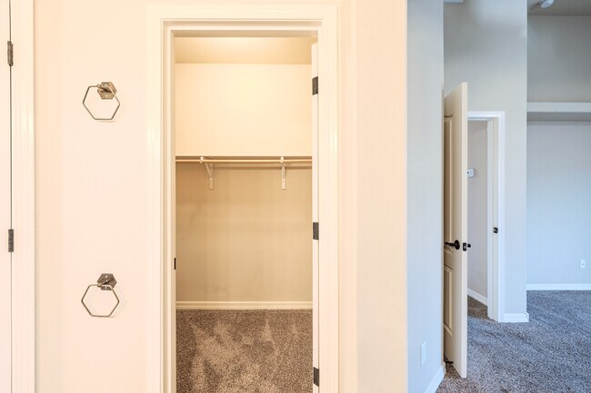 Building Photo - 14381 Alma Point Dr