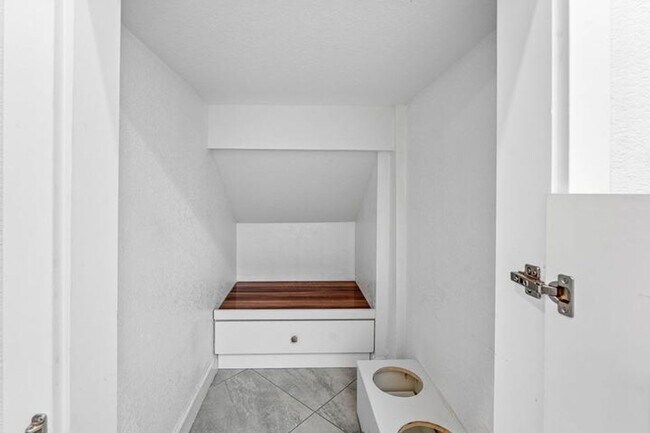 Building Photo - 3234 Klays Ct