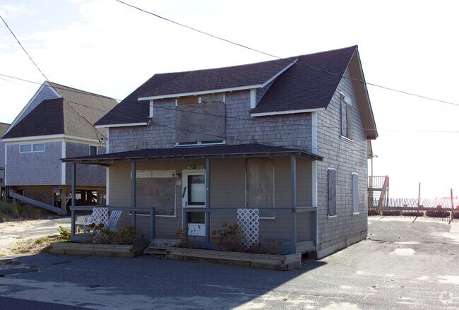 Building Photo - 503-522 Shore Rd