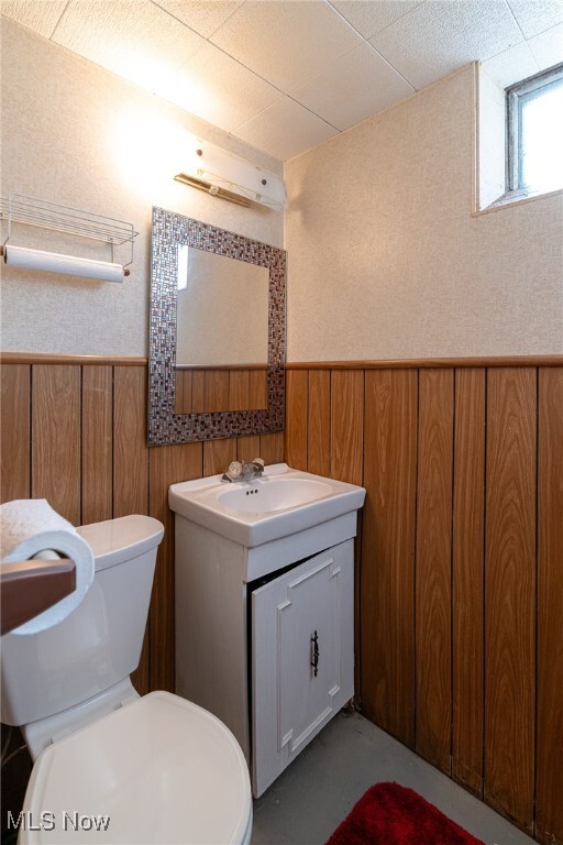 Building Photo - 4880 Anderson Rd