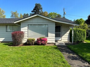 Building Photo - fasada01 2415-2425 Wooddale Ave NE