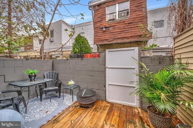 Building Photo - 623 Fitzgerald St