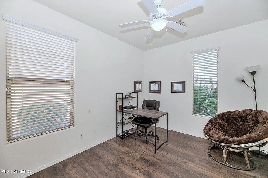 Building Photo - 3315 E Merlot St