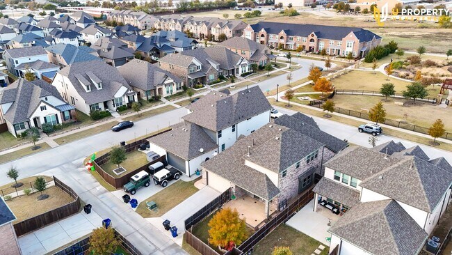 Building Photo - What's special