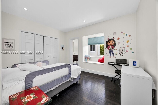 Building Photo - 6610 Santona St