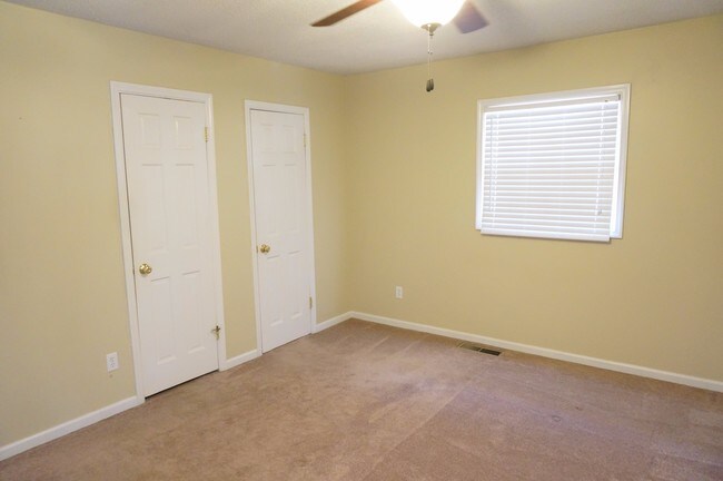 Building Photo - 1058 18th Ave NW