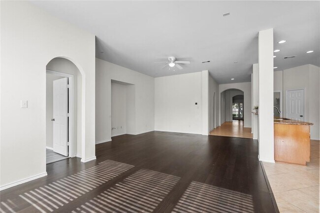 Building Photo - 11047 Pierce Valley Dr