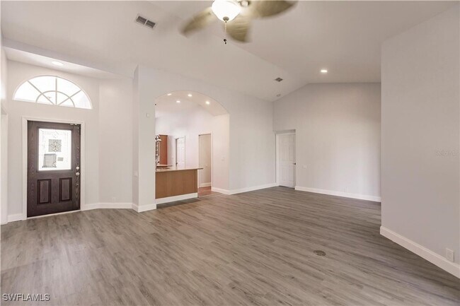 Building Photo - 2615 6th St W