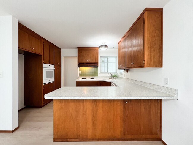 Building Photo - Charming Three Bedroom North Napa Home