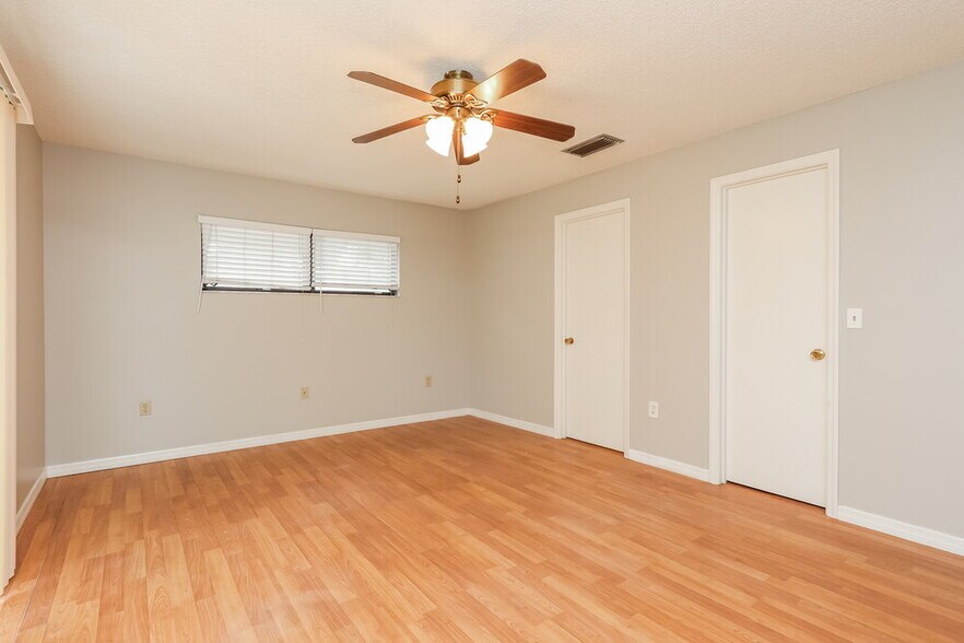 Building Photo - 4913 Ithaca Ln