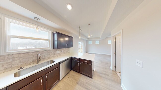 Building Photo - Spacious & Updated 3/2.5 Home Near Fort Ca...