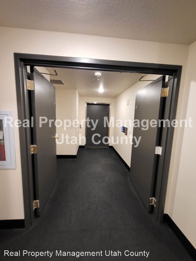 Building Photo - 2 br, 2 bath House - 2244 N. Canyon Rd. Ap...