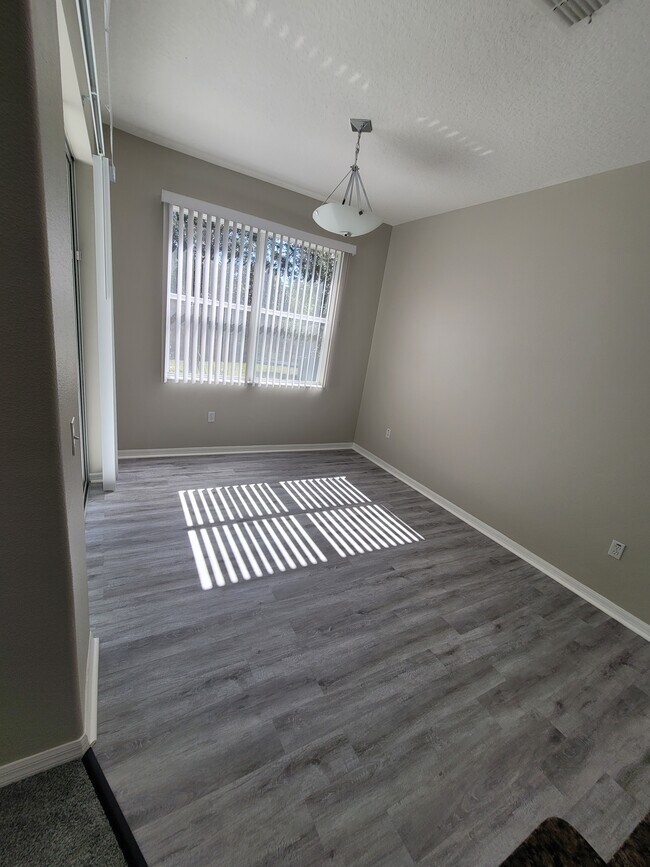 Building Photo - 13276 Bainbridge Way