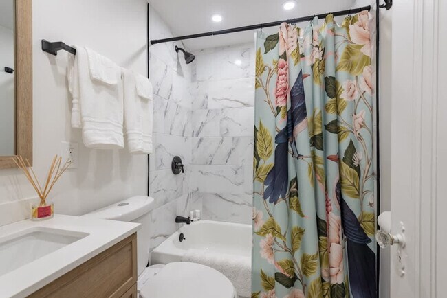 Building Photo - 4040 W 158th St