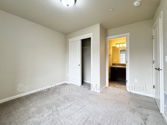 Building Photo - 15088 NW Marianna St