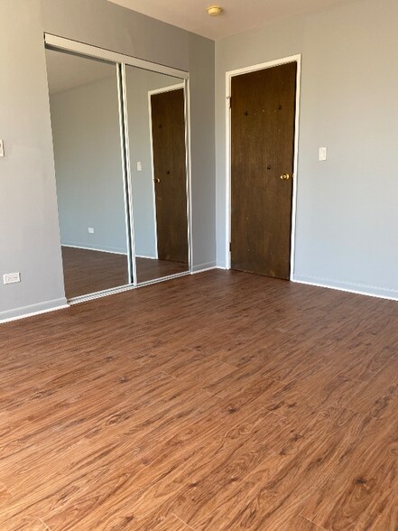 Building Photo - 8232 Niles Center Rd