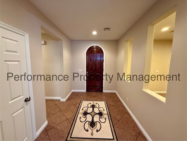 Building Photo - Stunning 3 Bed/2 Bath Gated Home w/ RBP & ...