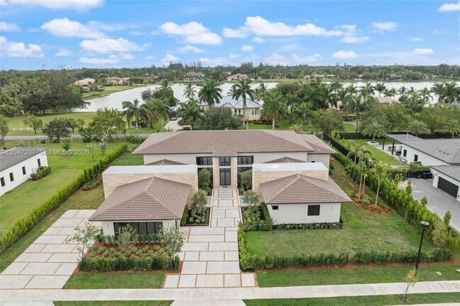 Building Photo - 14930 SW 16 Ct