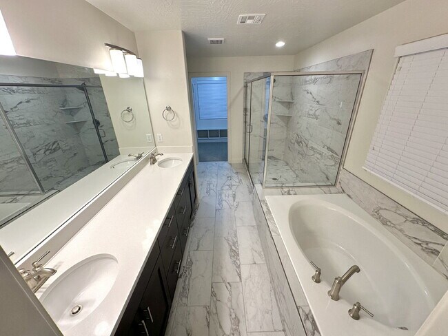 Building Photo - “St. George, Aspen Estates: 5 spacious beds, 2.5 baths, and a stunning 2,852 sq ft of beautifully...