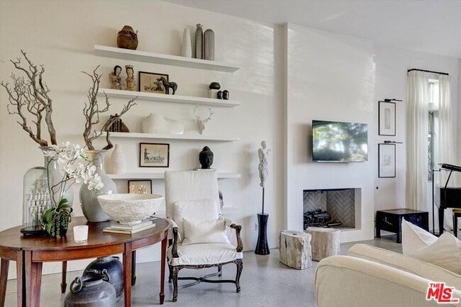 Building Photo - 2425 Clement Ave