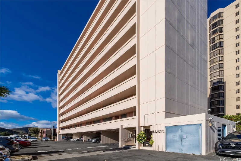 Building Photo - 975 Ala Lilikoi St