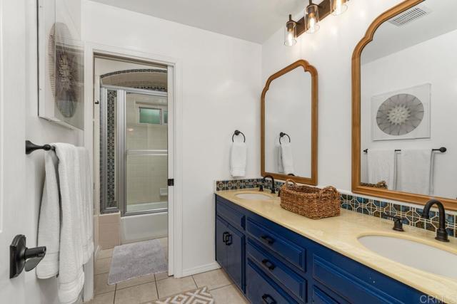 Building Photo - 7401 Luna De Oro